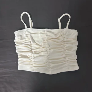 Vit linnetopp - Vit linnetopp med smala axelband