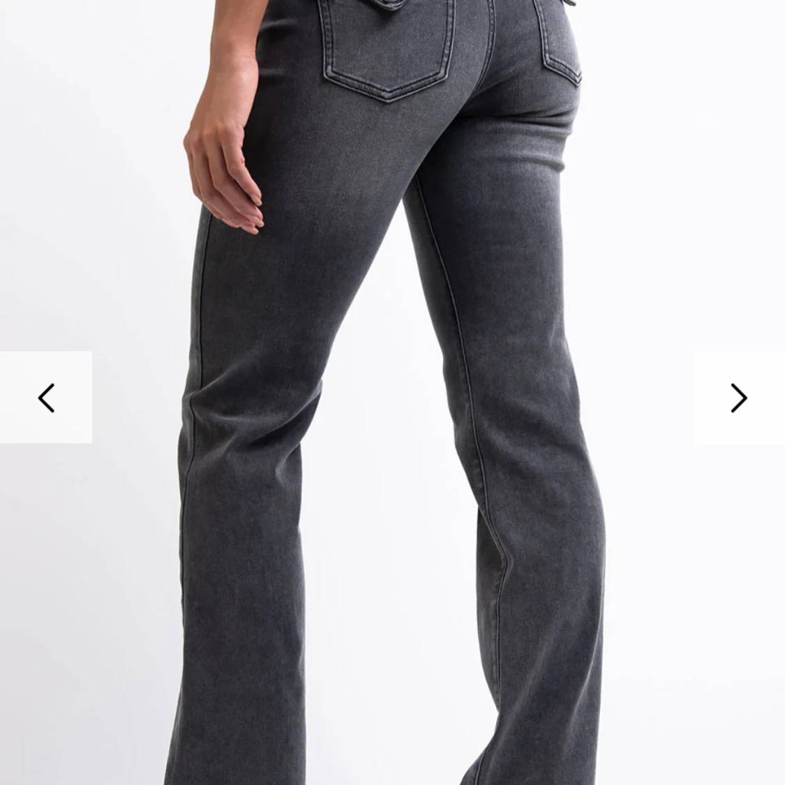 Svarta bootcut jeans med fickor - 1