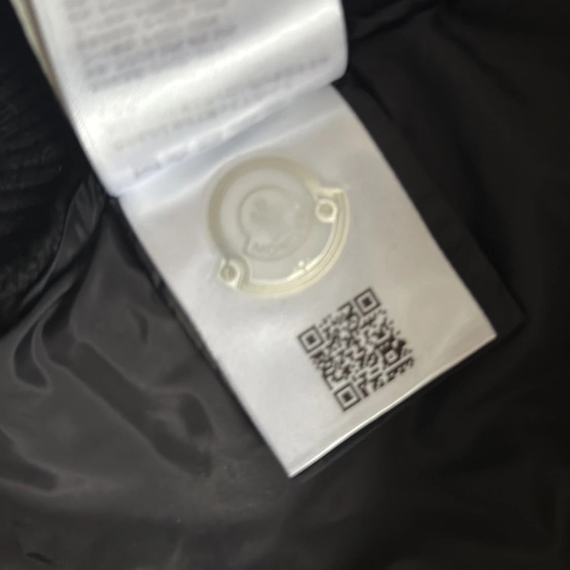 Svart pufferjacka från Moncler - 3