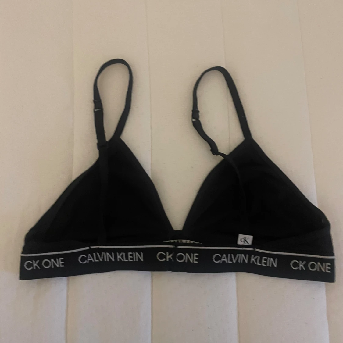 Svart topp från Calvin Klein - 2