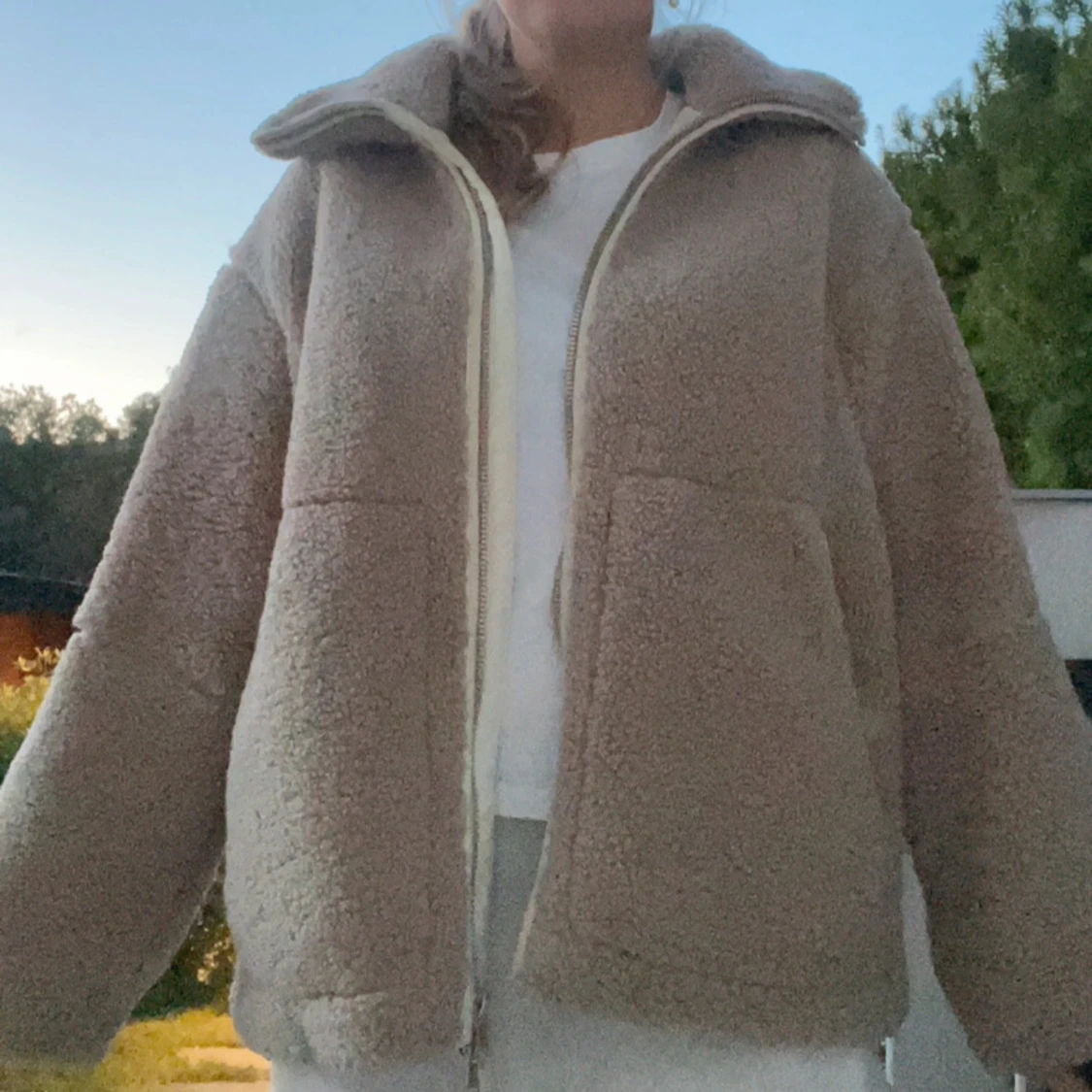 Beige teddyjacka från hm