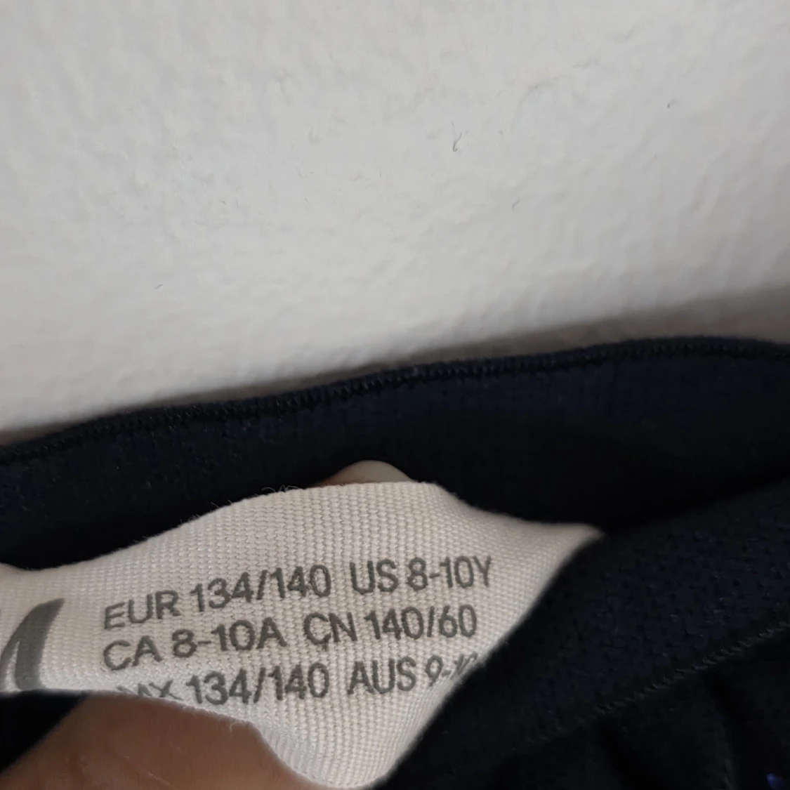 Mörkblå glittrig tyllkjol från H&M - 2