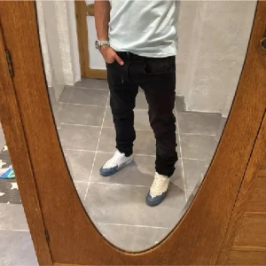 Replay jeans  -  Ett par snygga byxor från Replay i storlek W31 L34 i modellen Anbbas 