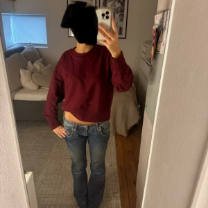 Superfin vinröd tröja! - Säljer en vinröd tröja i storlek S. 