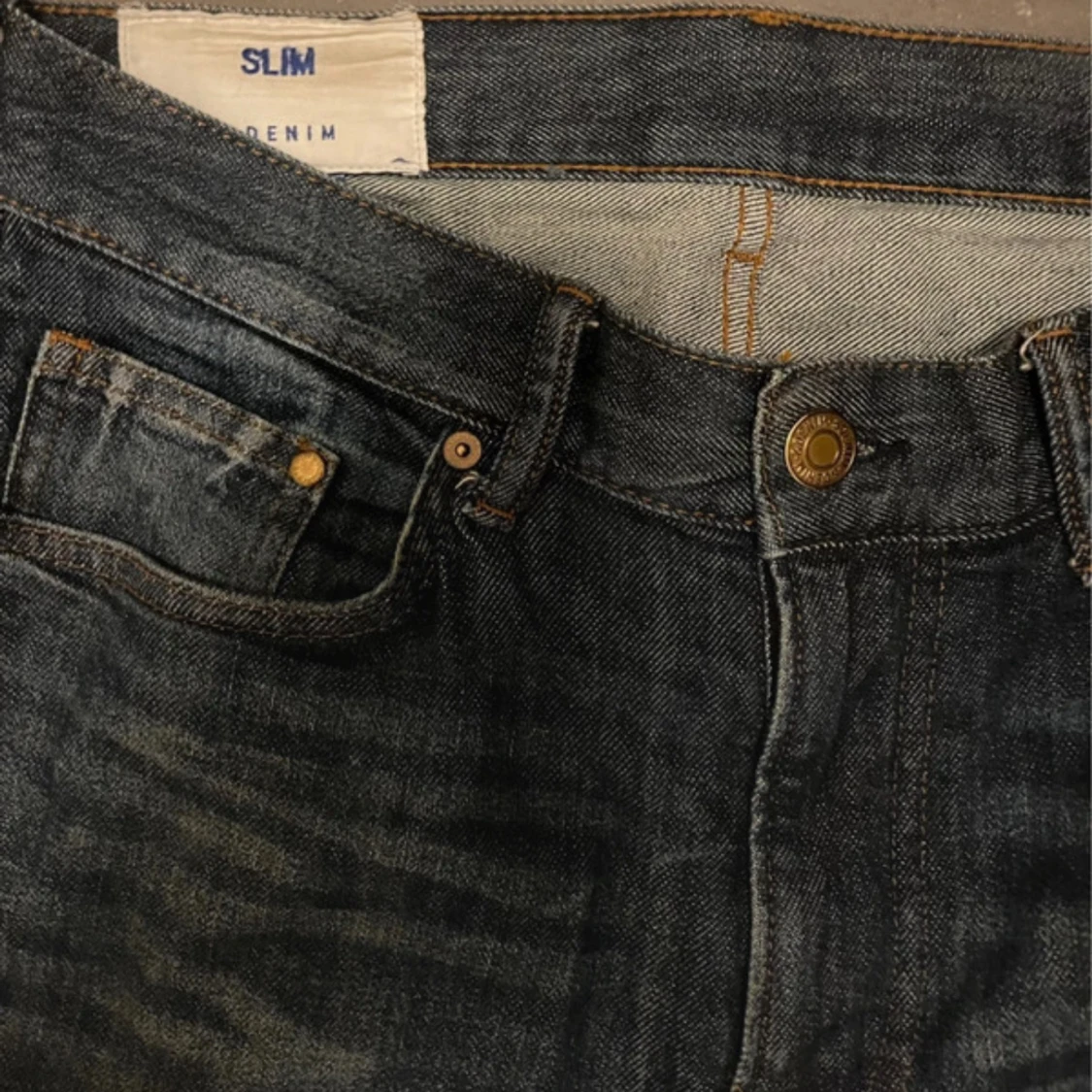 Vintage washed Slim fit jeans i mörkblå denim - 2