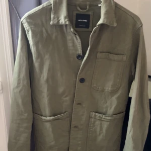 Jack & Jones overshirt  - Grön jack & Jones overshirt . Size S