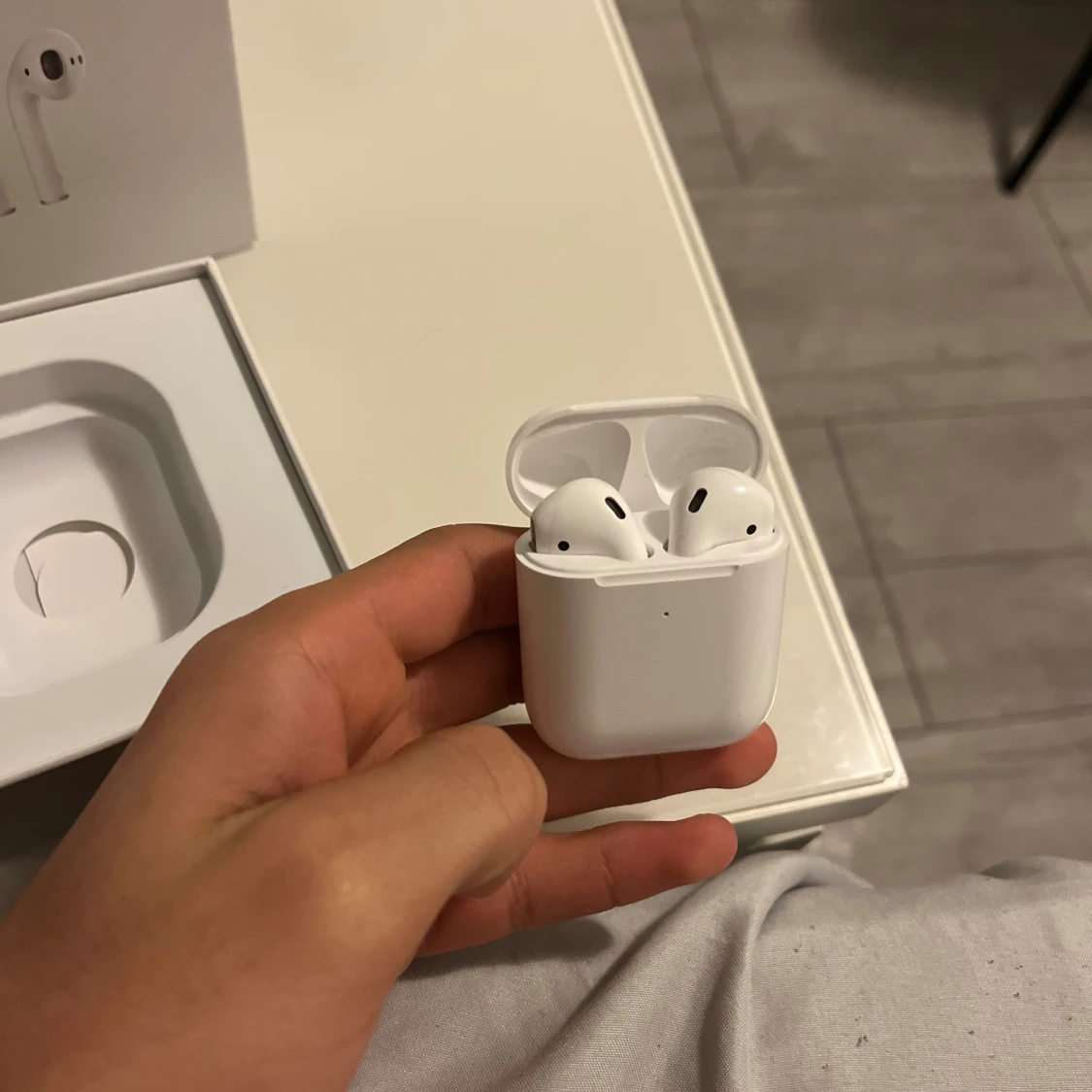 Apple AirPods gen 2  - 2