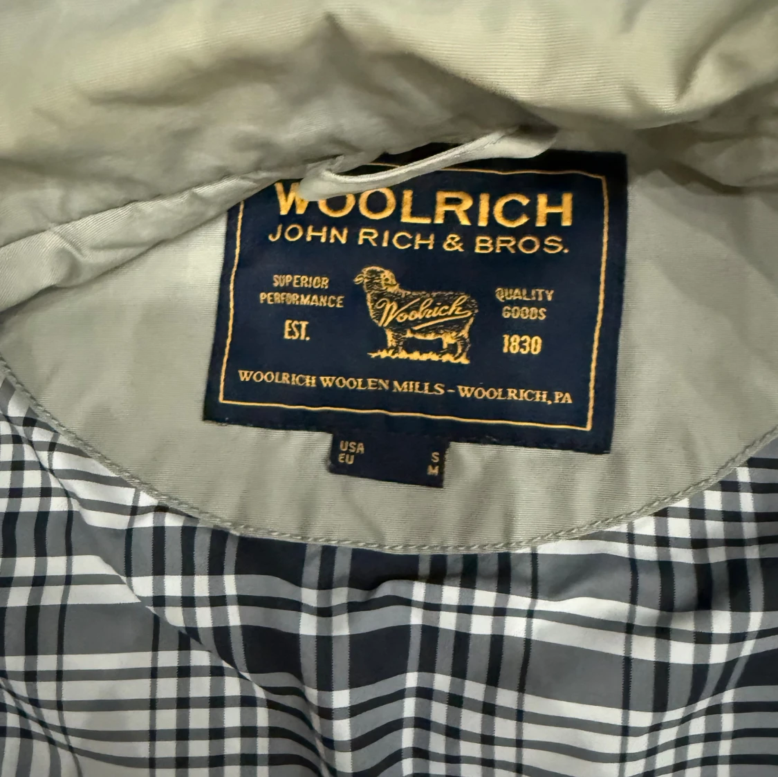 Beige fieldjacka från Woolrich - 2