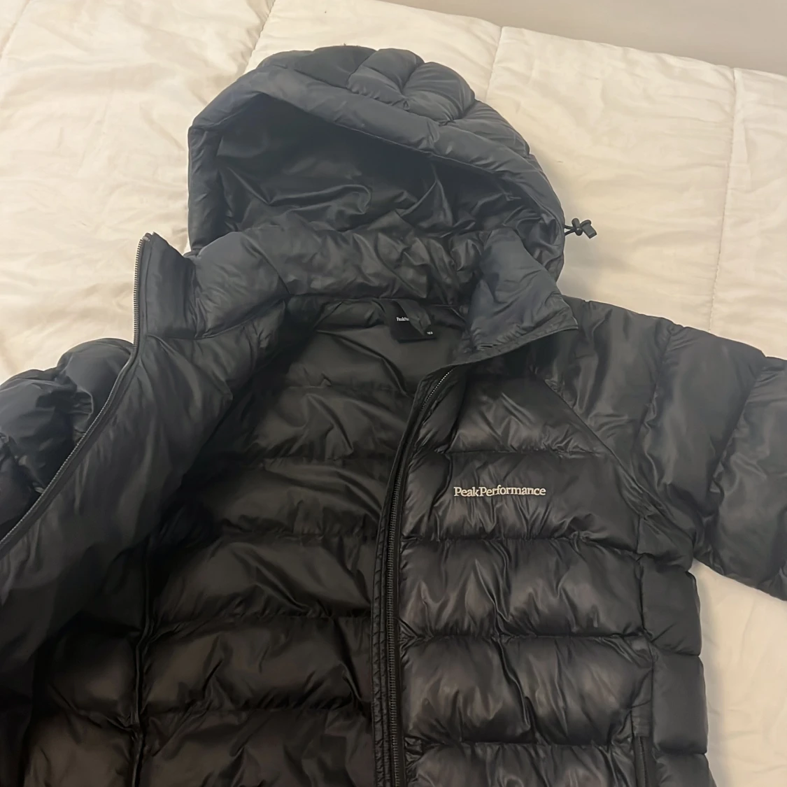 Svart dunjacka Peak Performance 150 - 2