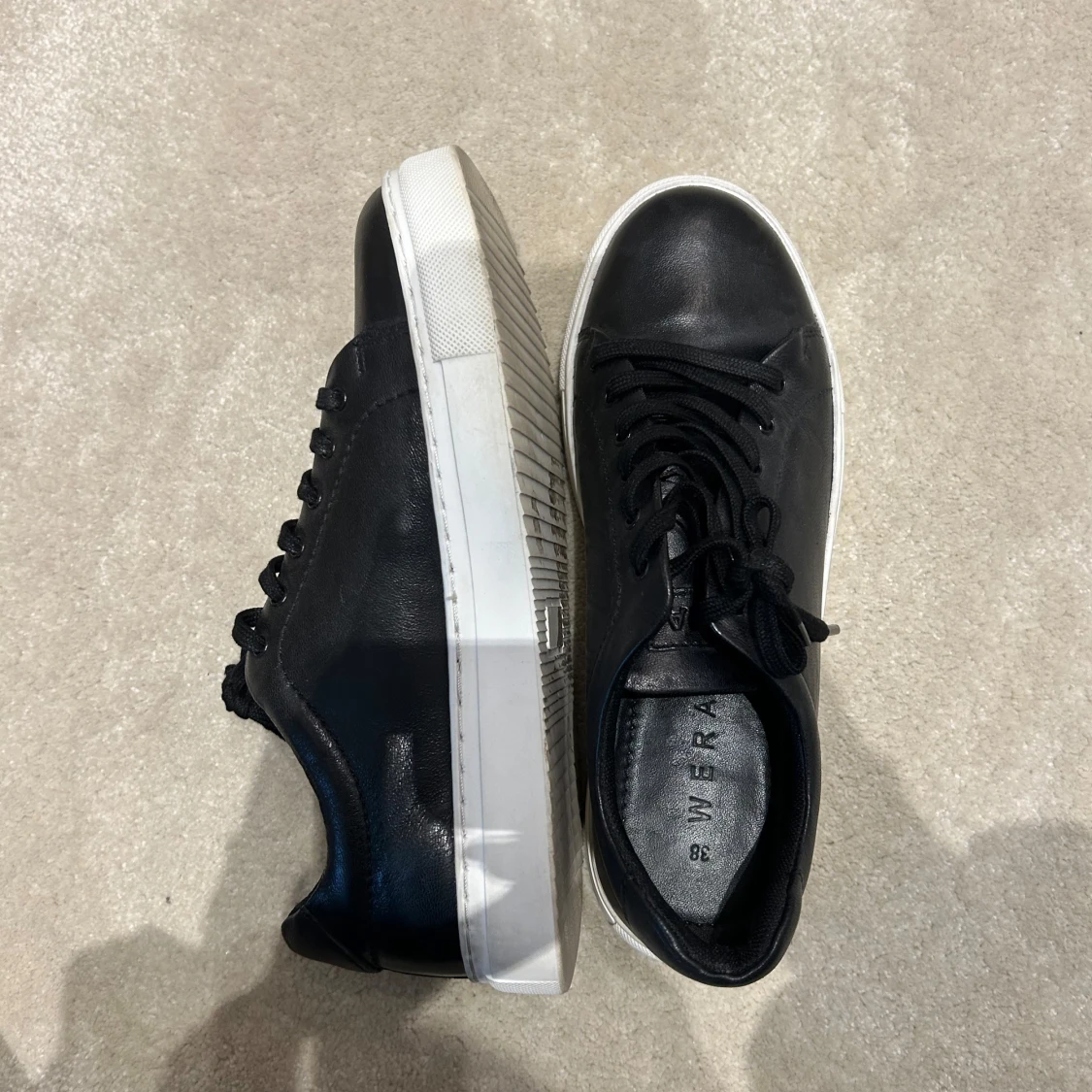 Svarta sneakers från Wera i skinn - 2