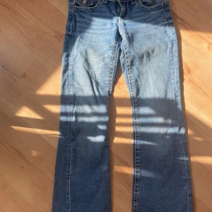 Blå jeans från Gina Tricot, stl 152 - Snygga blå jeans från Gina Tricot i storlek 152,som nya bootcut 