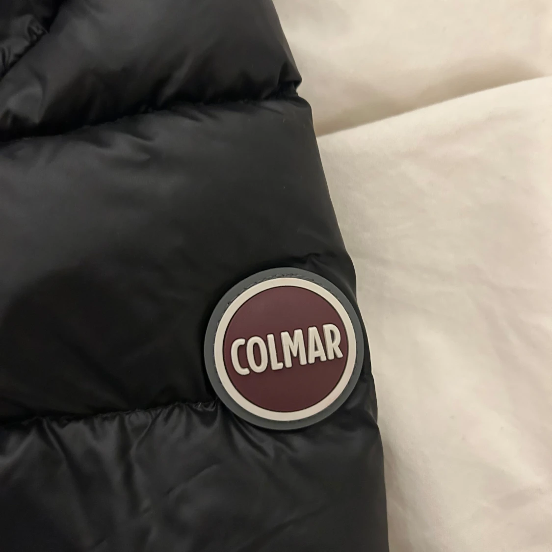 Svart pufferjacka från Colmar - 3