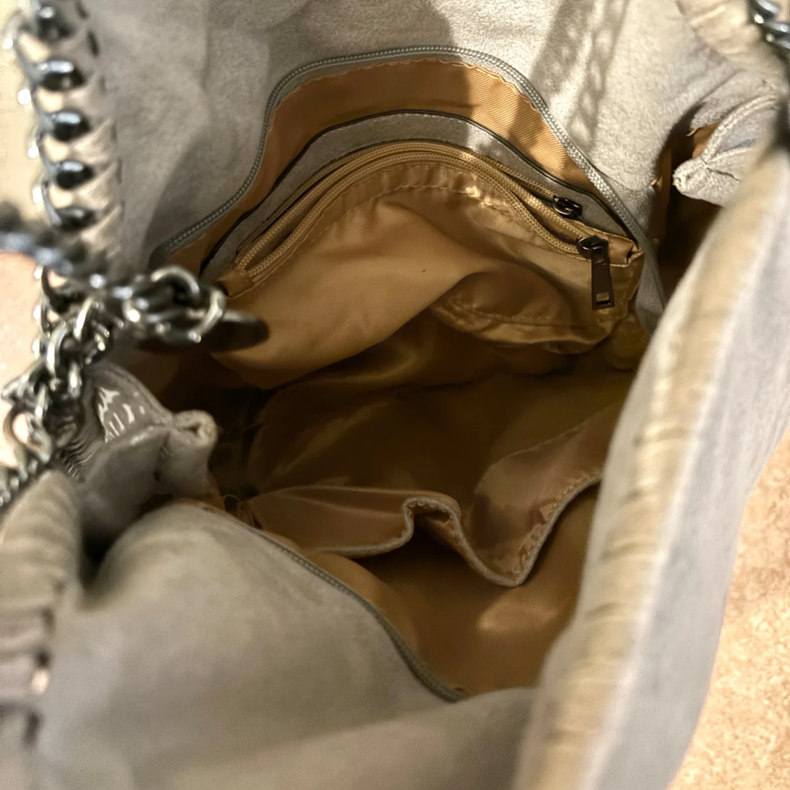 Grå väska handväska axelväska kedjeväska axelbandsväska kedja silver trendig - 4