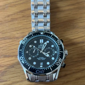 Helt ny klocka  - Helt ny, lnte 0rglnaI såklart. Ett till ett. Aldrig använd, köpt i USA. Skriver seiko men de är inte det. Kan justera länkarna åt dig, skriv måtten på handleden🙌 Plick kräver att man skriver storlek men det är no size, passar alla.