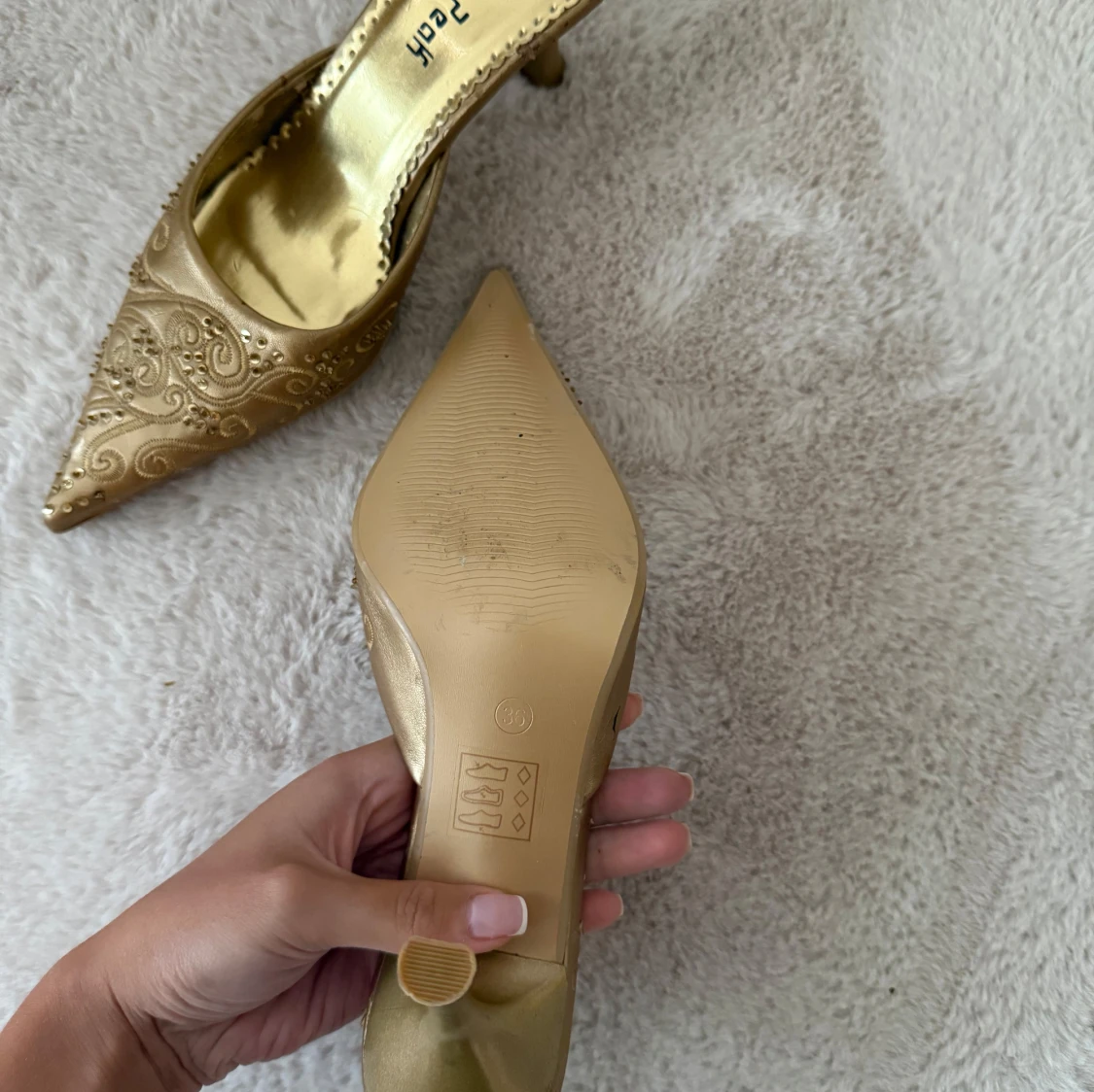 Guldiga klackar från Golden Peak - 2