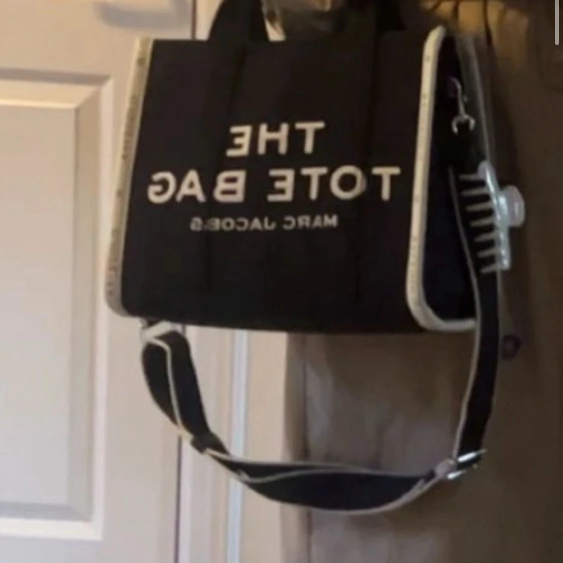 Svart The Tote Bag från Marc Jacobs - 1