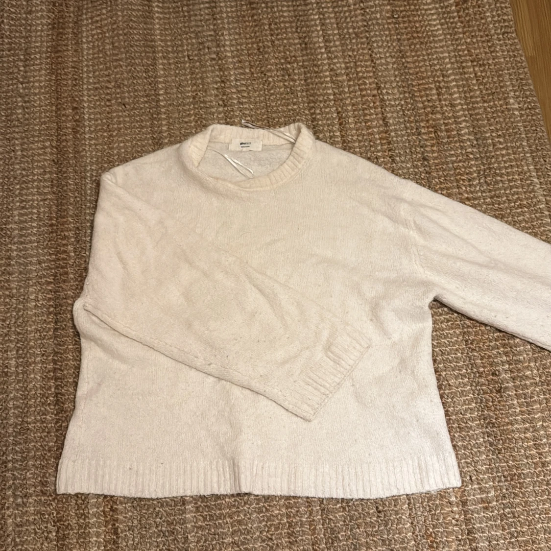 Beige stickad tröja från Gina Tricot