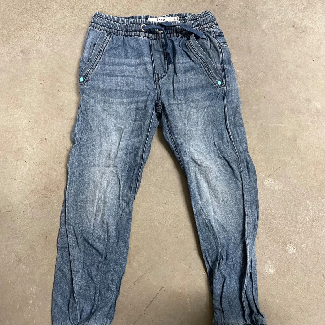 Loose jeansbyxor från Lindex
