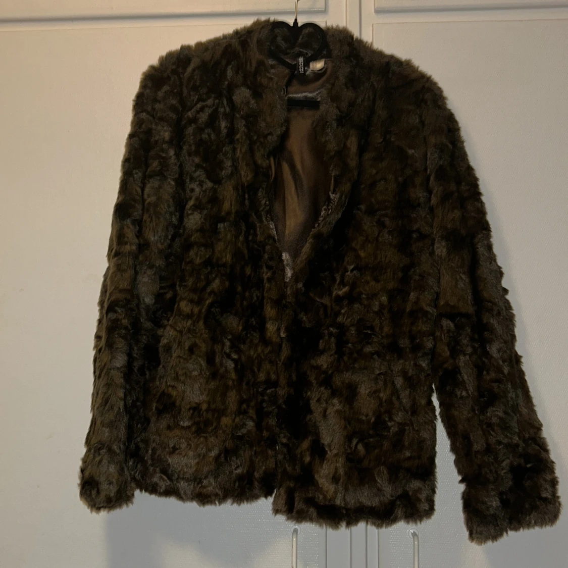 Brun pälsjacka från H&M Divided - 1