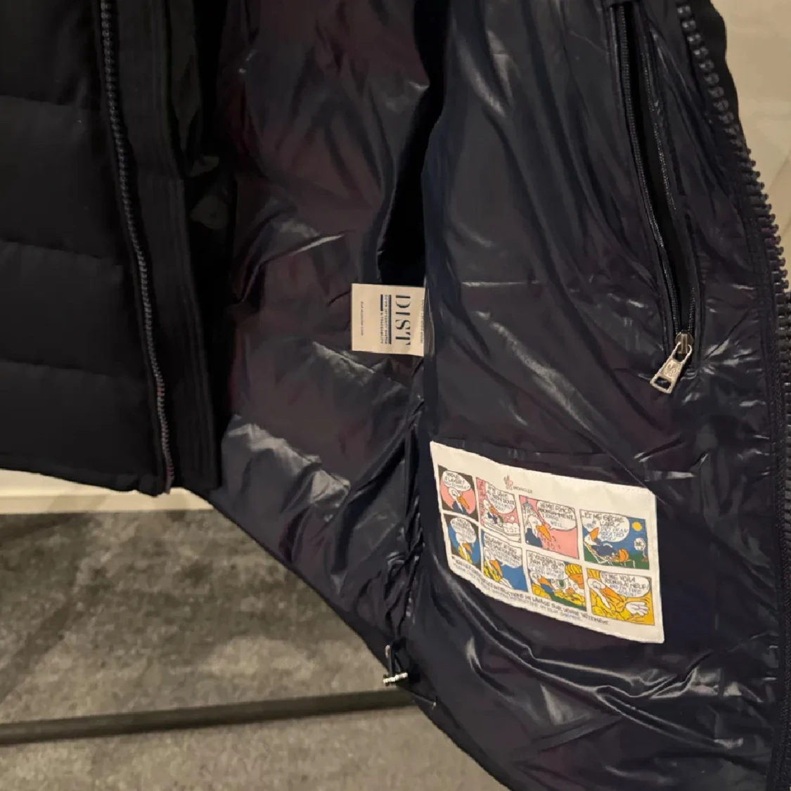 Svart Moncler dunjacka med huva - 3