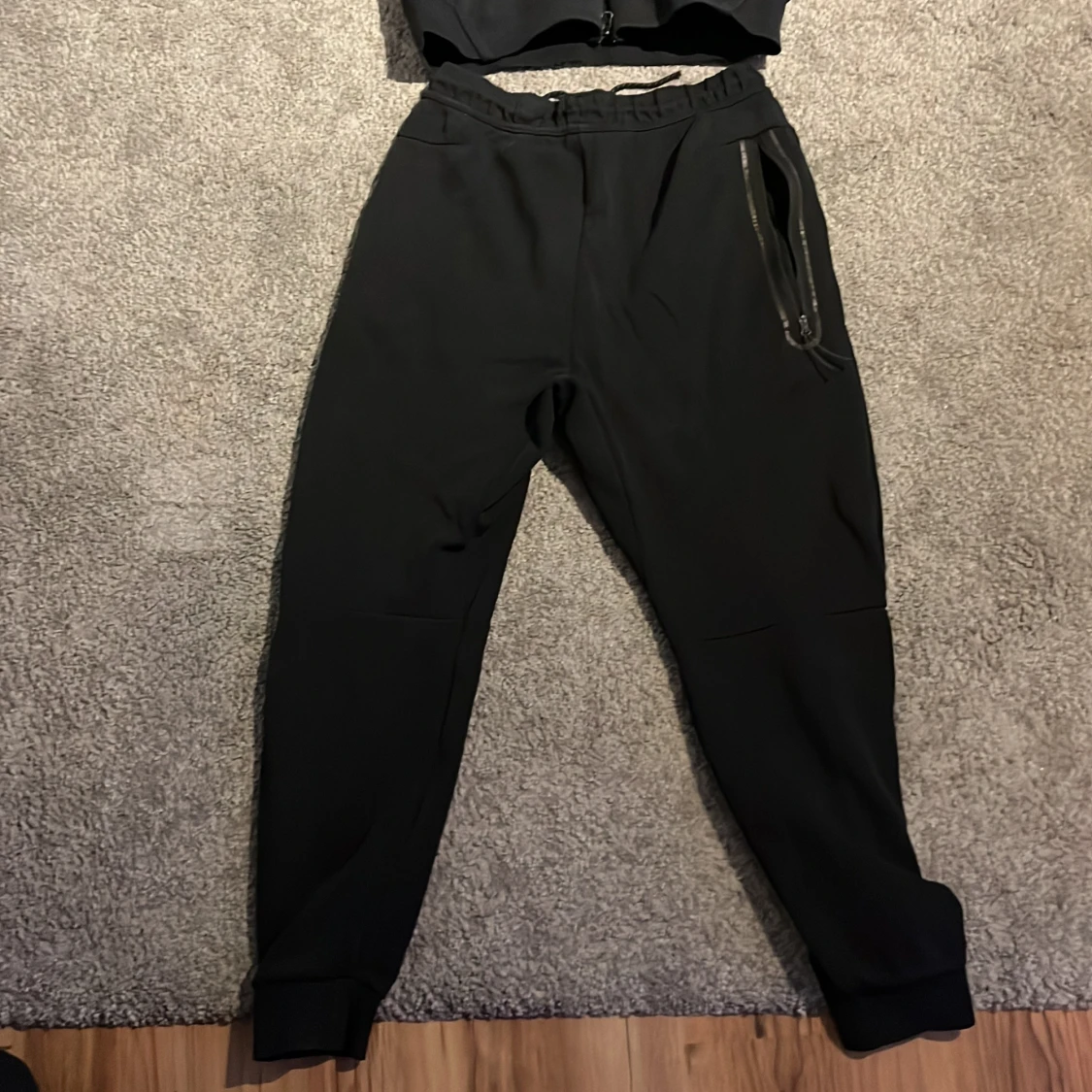 Svart Nike tech fleece byxor - 1