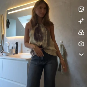 Top Massimo dutti - Älskar denna mönstrade top från Massimo Dutti. Storlek S. Nypris 999