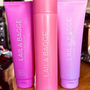 Laila Bagge hårvårdsset! - Laila Bagge Repair & Shine Shampoo & Conditioner 250 ml & Hairspray solid hold & shine 250 ml. Nytt och oanvänt.