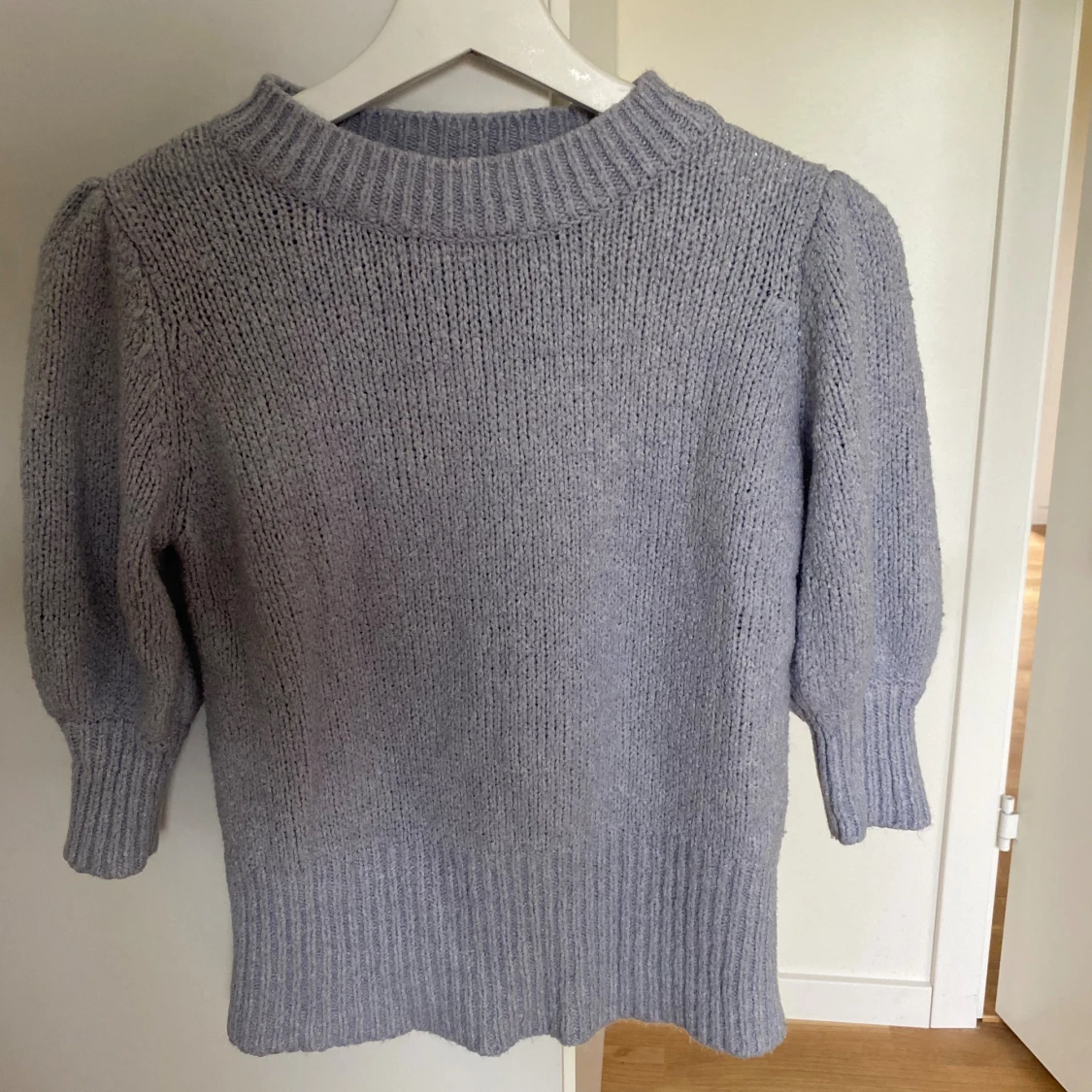 Ljusblå stickad tröja från NA-KD - 1