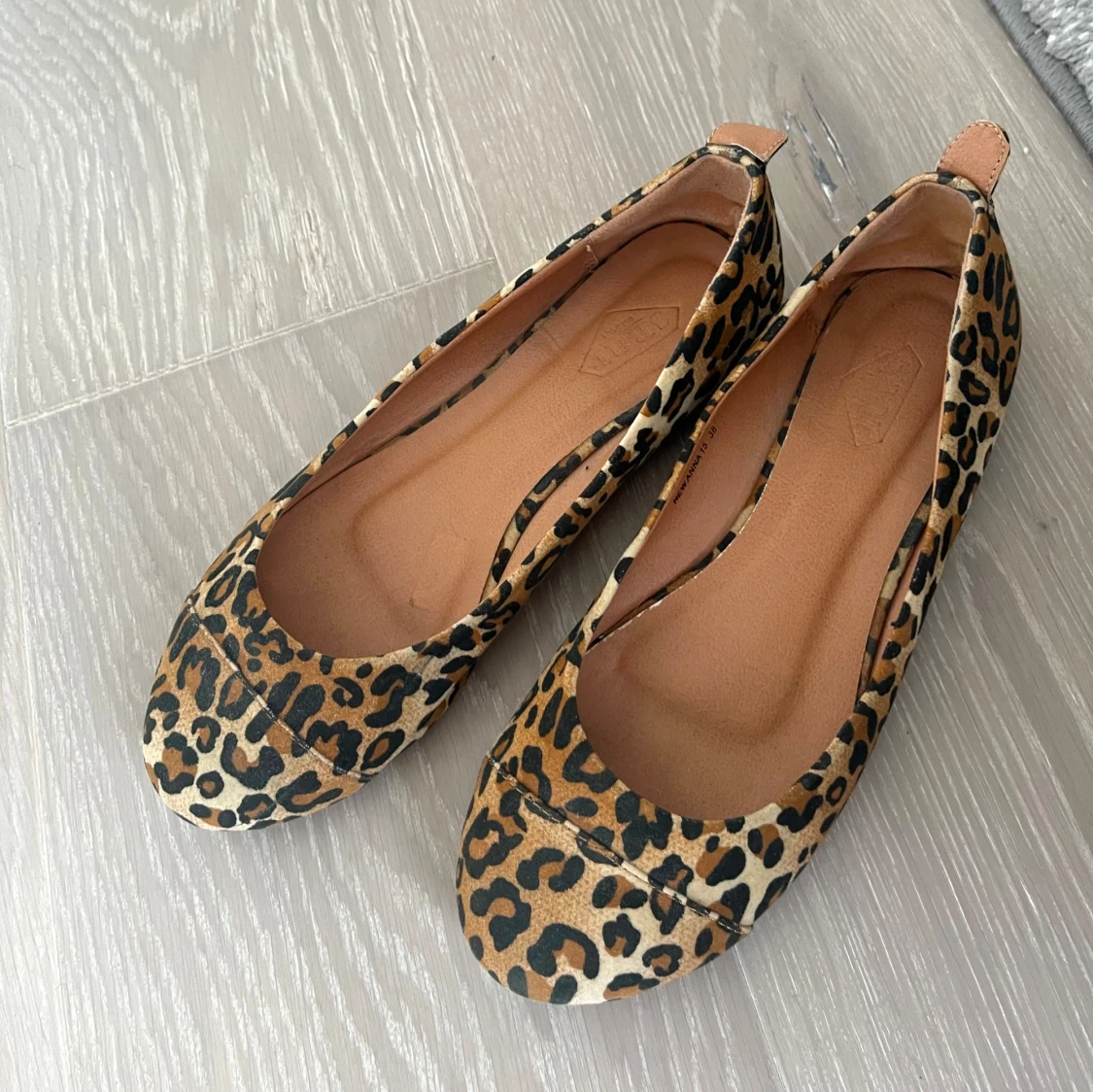 Leopardmönstrade ballerinaskor - 3