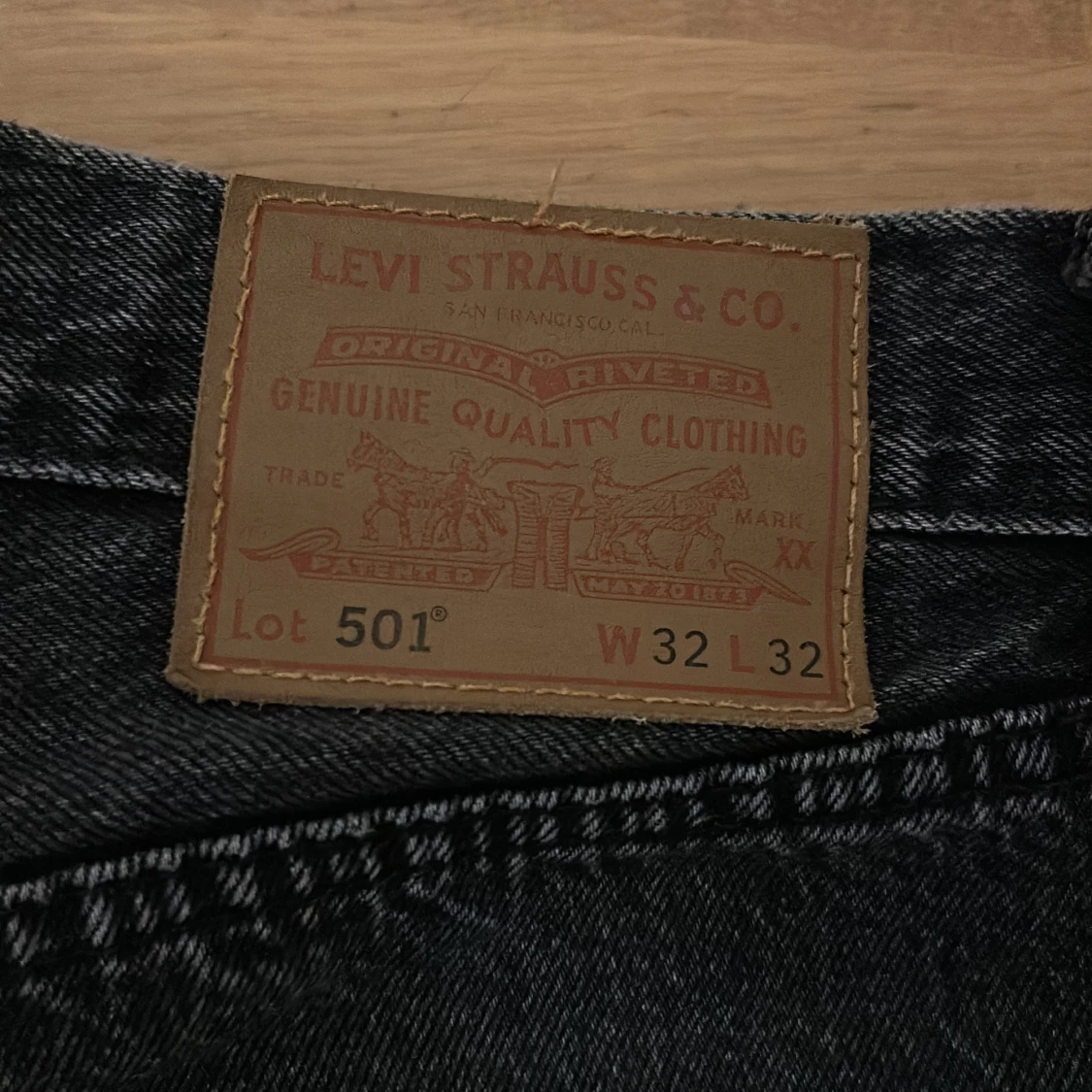 Levi's 501 svarta jeans W32 L32 - 2