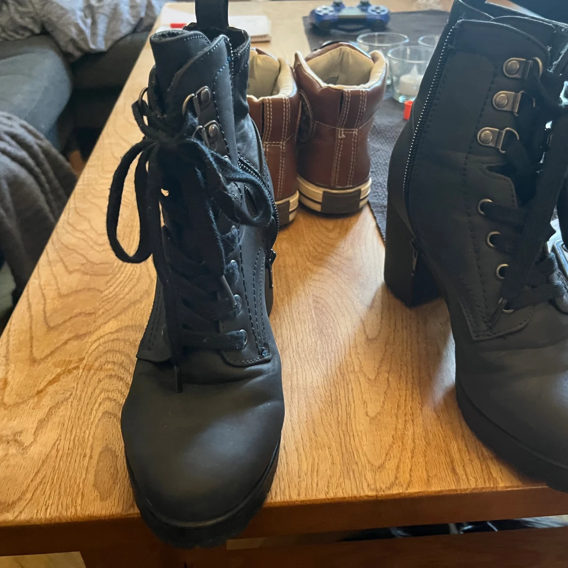 Svarta boots med klack och snörning - 3