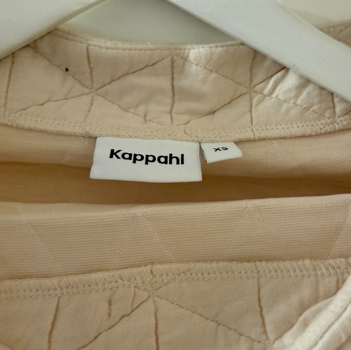 Quiltad beige tröja från Kappahl - 3