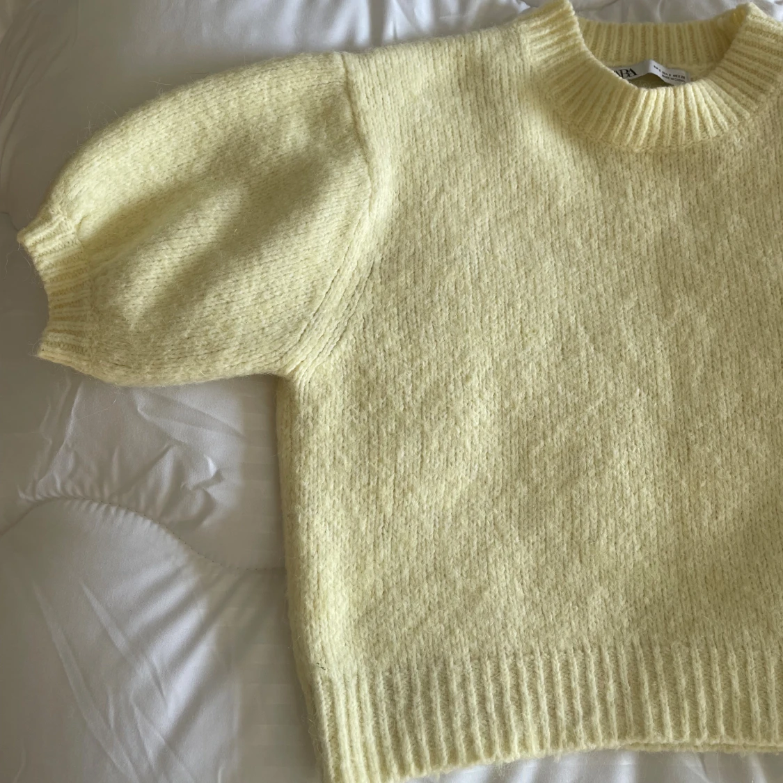 Gul stickad tröja från Zara - 1