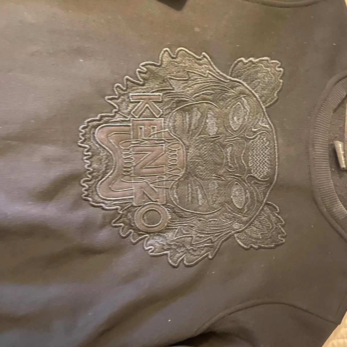 Svart Kenzo sweatshirt med tigerbrodyr - 2