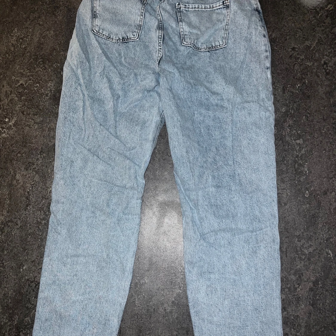 Ljusblå raka jeans i vintage-stil - 1