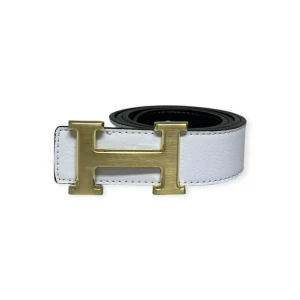 Herme's Bälte - Helt nytt aldrig använt. Storlek 110cm. Kan frakta eller mötas i Haninge. Skriv gärna vid fler frågor, postar alltid inom 24h. (Alla bilder är tagna av mig)