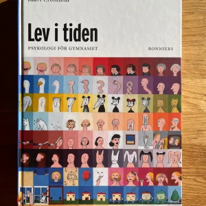 Lev i tiden - Psykologi för gymnasiet - I mycket bra skick med några understrykningar.