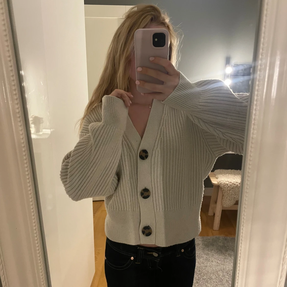 Beige ribbad kofta med stora knappar - 2