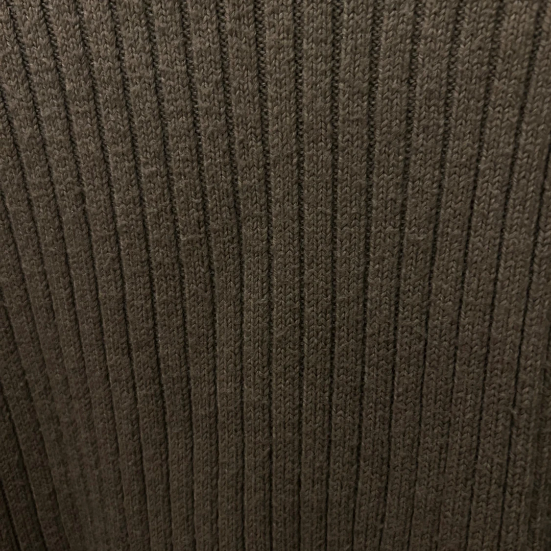 Beige ribbad polotröja - 4