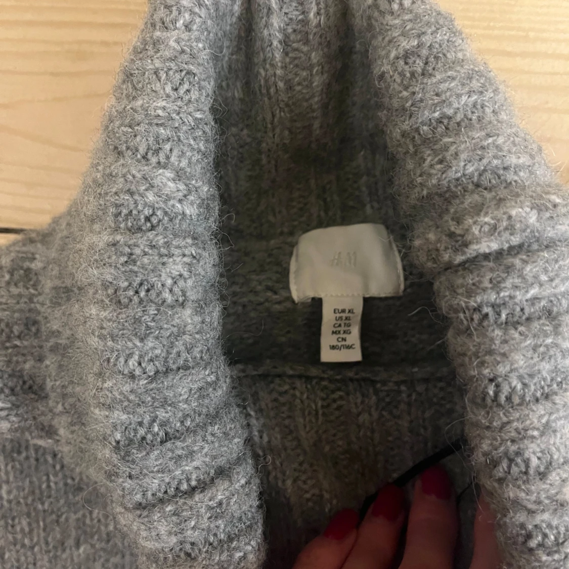 Tjock stickad polotröja - 1