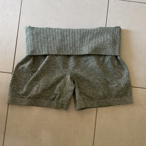 Gröna träningsshorts - säljer mina nu mina gröna träningsshorts då dom inte kommer till användning längre 