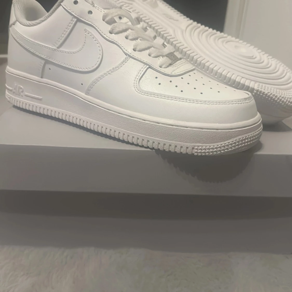 Nike Air Force 1 helvita sneakers - 1