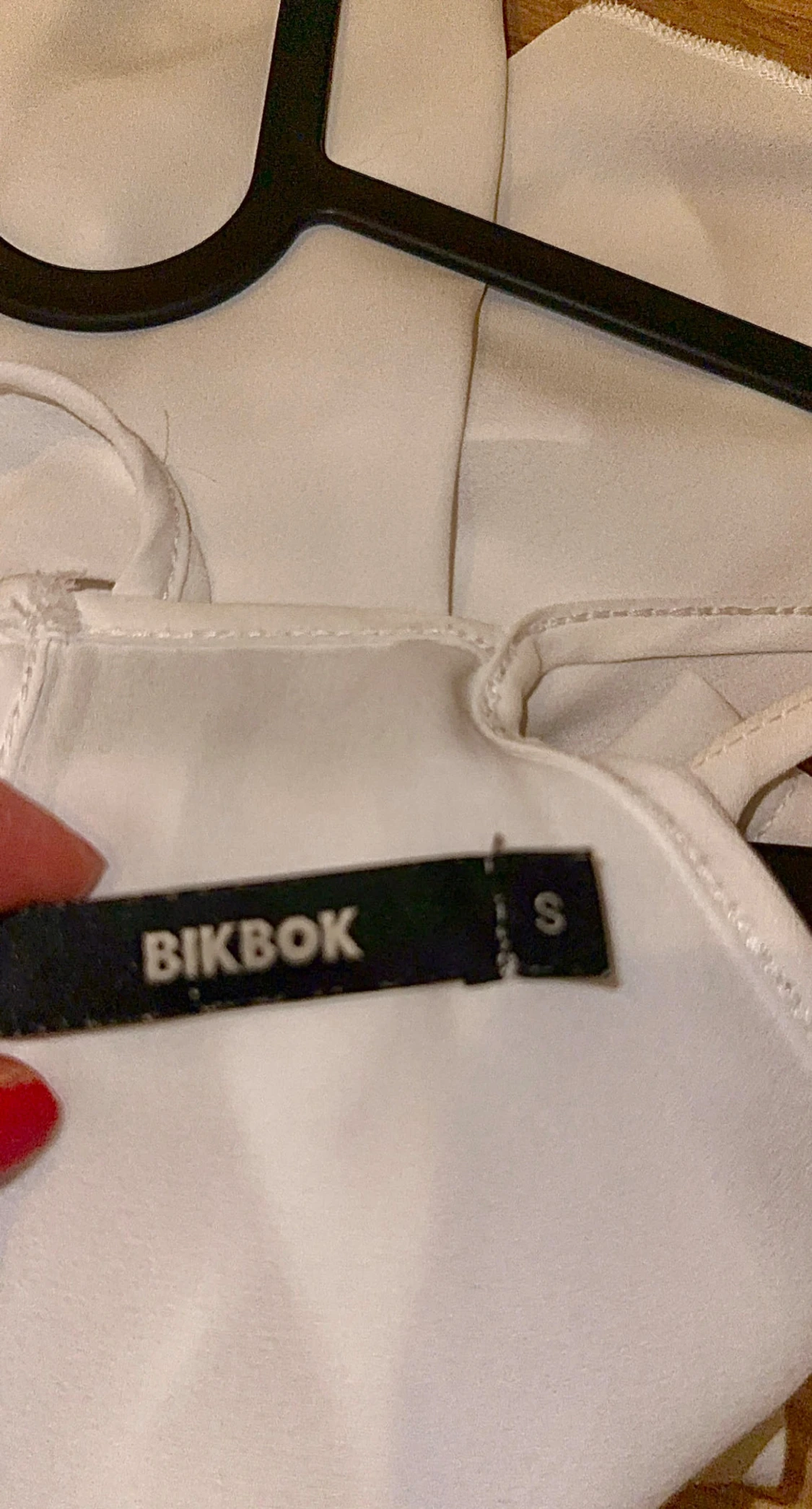 Vit ärmlös linnetopp från Bik Bok - 3