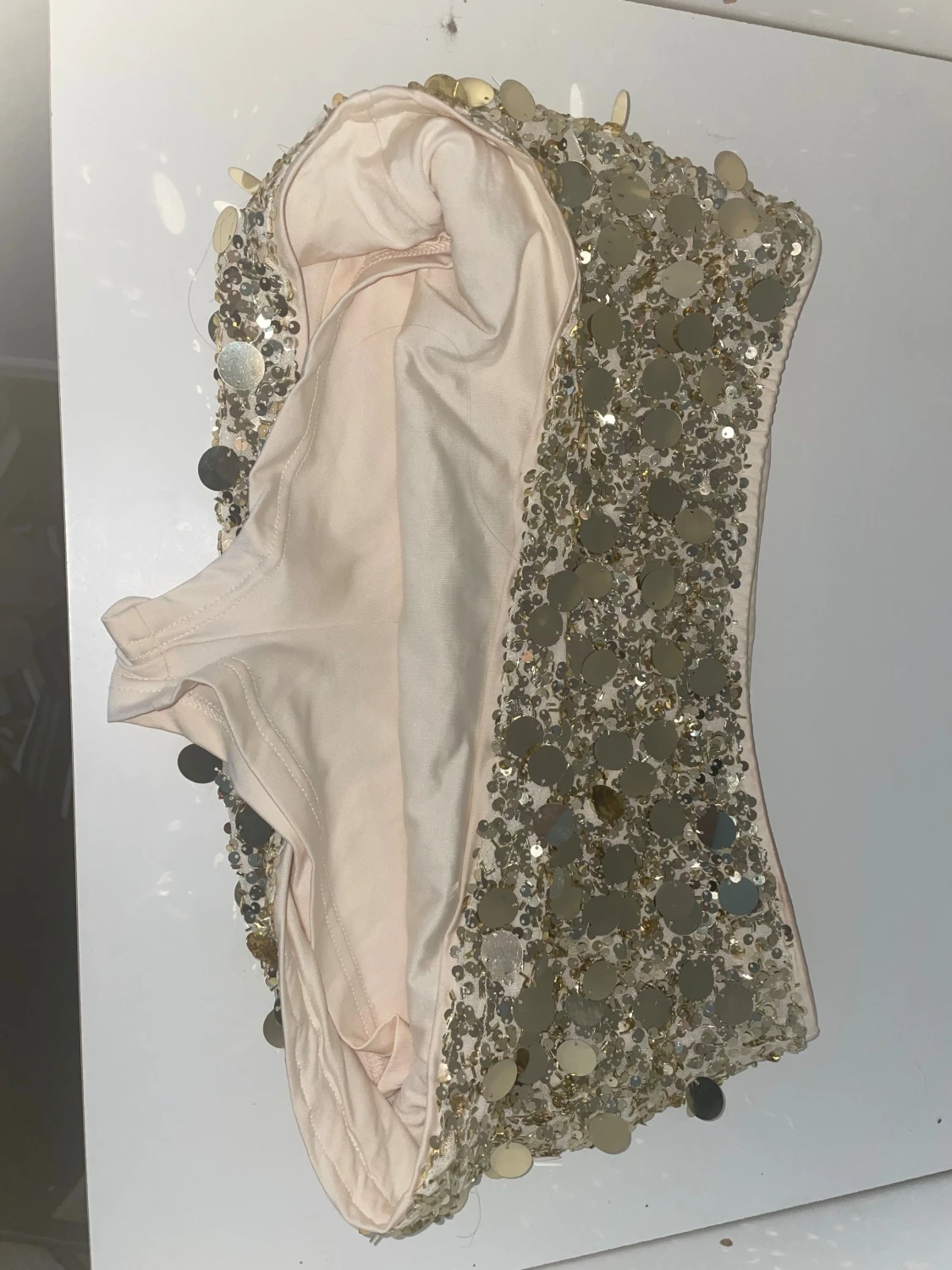 Guldig paljettkjol i kort modell - 2