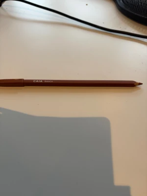 CAIA Bianca läppenna - Snygg läppenna från CAIA i nyansen Bianca