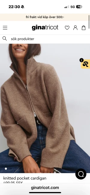 Stickad zip tröja  - Så snygg tröja köpt för 1 månad sen och andvänd 2 gånger. Från Gina Tricot. Nypris: 500kr. HELT SLUTSÅLD.