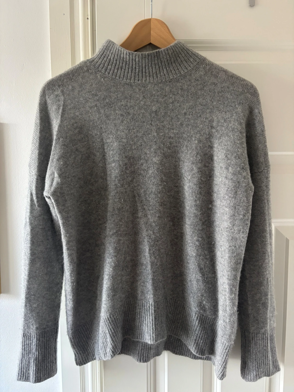 Grå polotröja i kashmir från From Future - 1