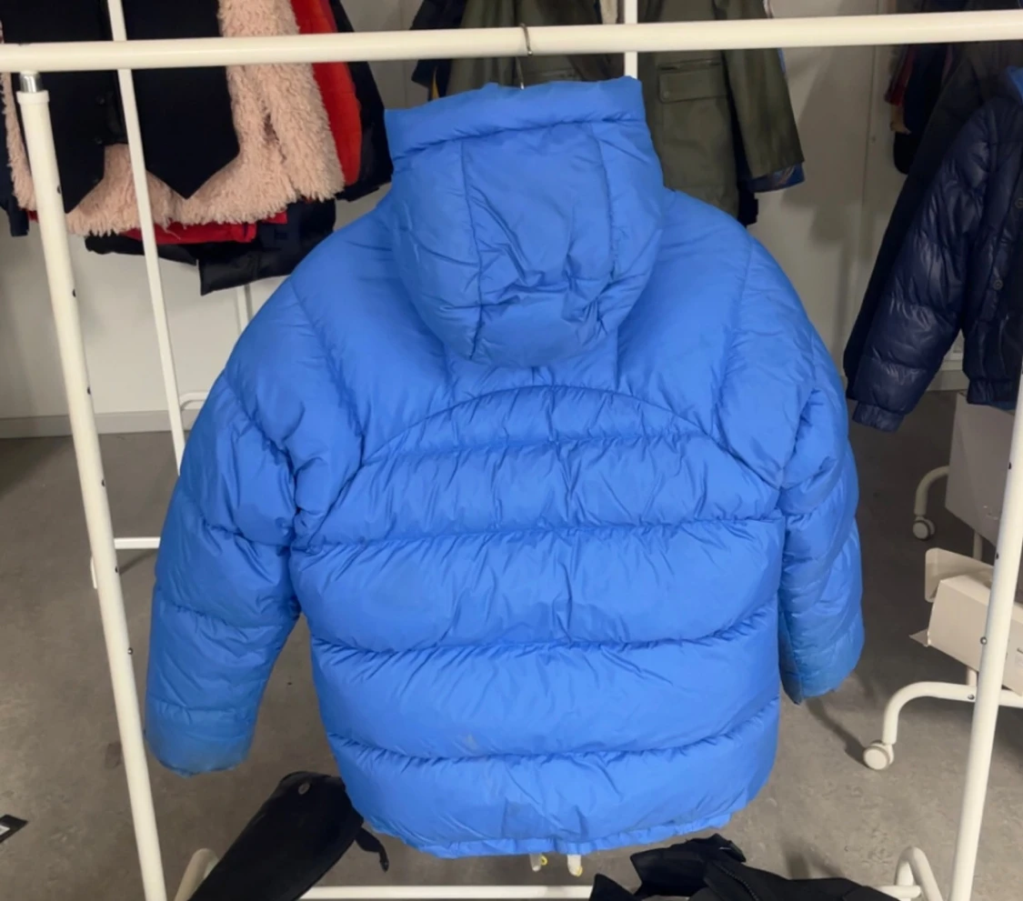 Blå dunjacka från Fjällräven - 1