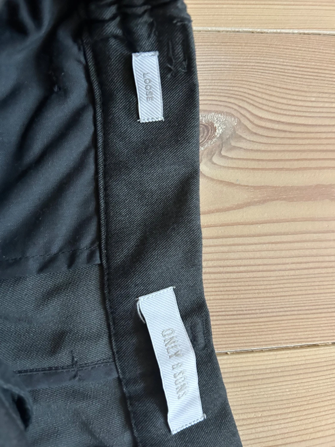 Grå kostymbyxor från Only & Sons - 1