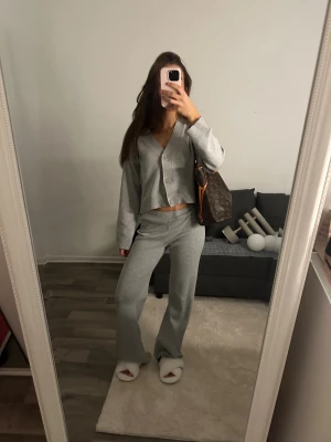 Grått Lounge set  - Super fint set, särkilt nu till vintertider 🧸🩶❄️